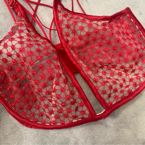 New! Victoria's Secret Luxe Starburst Embroidered Unlined Bra 10298 - Picture 3 of 7